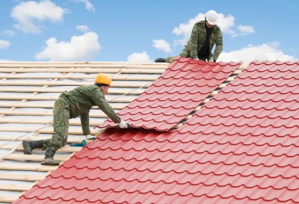 Jak się kładzie dachówkę - uniknij najczęstszych błędów w montażu