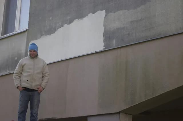 Jak wyczyścić elewację z zacieków i uniknąć kosztownych napraw