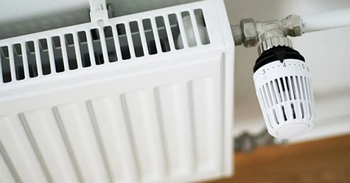 Dlaczego grzejnik pod oknem to klucz do efektywnego ogrzewania?