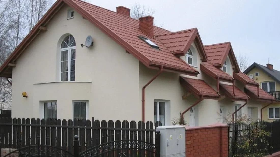 Ceglasty dach jaki kolor elewacji - wybierz idealne połączenie kolorów