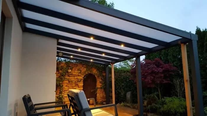 Co na dach tarasu? Najlepsze materiały, które zaoszczędzą Twój budżet