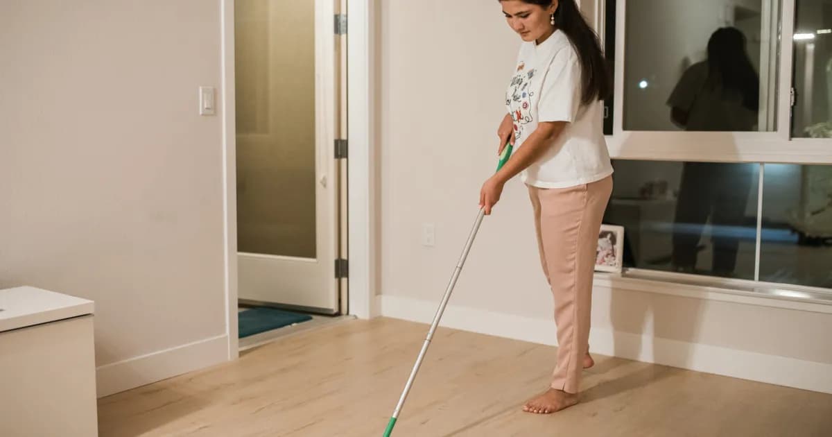 Czym myć panele po remoncie, aby uniknąć trwałych uszkodzeń?